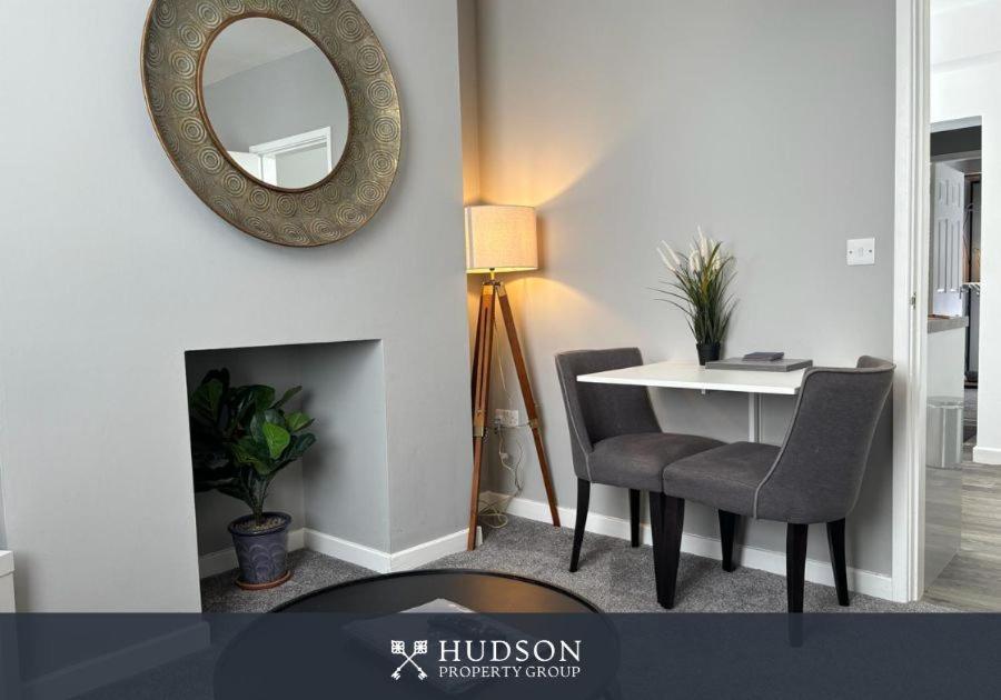 Castle Street Serviced Apartment テルフォード エクステリア 写真